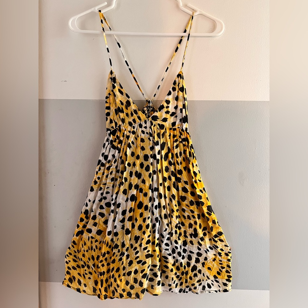 Indah mini dress yellow leopard. Size : XS
